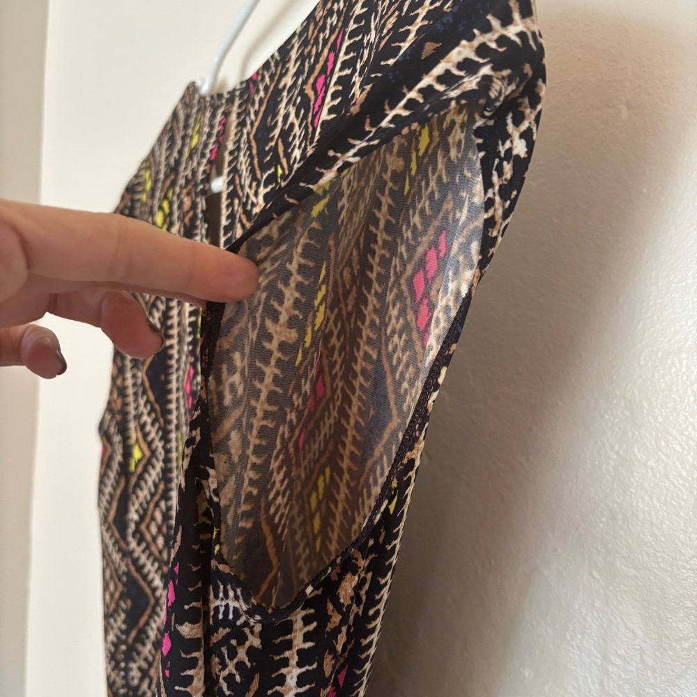 BCBGENERATION Patterned Romper - Picture 7 of 8